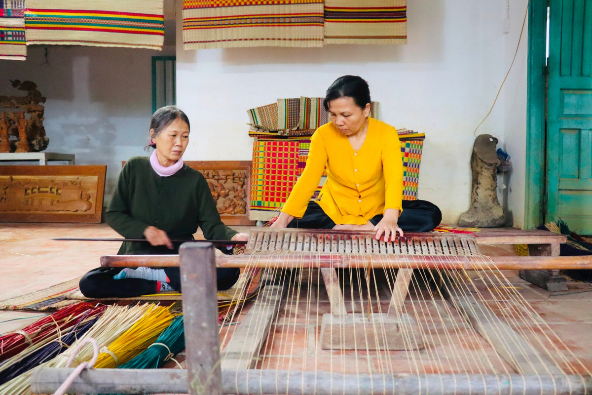 dệt chiếu 1