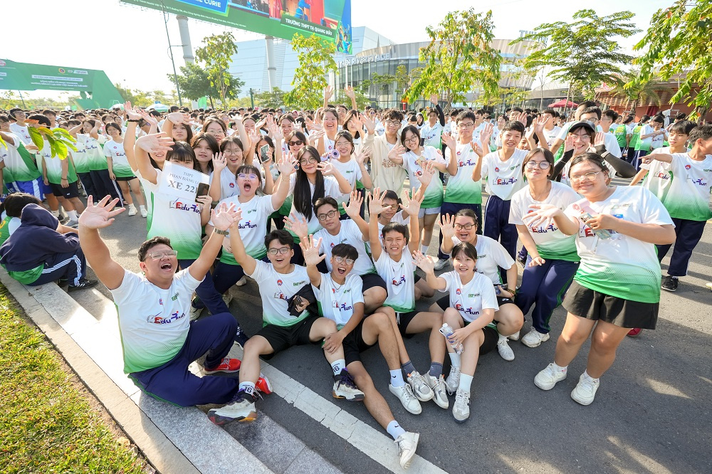 Không chỉ chung tay cùng chương trình đồng diễn, Nestlé MILO luôn tích cực phối hợp cùng Bộ Giáo dục & Đào tạo triển khai chương trình Năng Động Việt Nam từ năm 2016. Thông qua các sân chơi thể thao quen thuộc như Trại hè Năng lượng (Energy Camp), Ngày hội đi bộ, Champ Move và các sân chơi chuyên môn cao phối hợp với các ban ngành như Đại hội Thể thao Đông Nam Á (SEA Games), Giải Bóng đá U11 Quốc gia, Hội Khỏe Phù Đổng, Giải Thể thao Học sinh Phổ thông Toàn quốc,… Nestlé MILO đã và đang mang thể thao tiếp cận gần hơn đến hàng triệu trẻ em trên khắp cả nước mỗi năm. Với tầm nhìn dài hạn, Nestlé MILO cam kết tiếp tục chung tay cùng các đối tác để đẩy mạnh các chương trình thể thao học đường, góp phần xây dựng thế hệ trẻ Việt Nam năng động và khỏe mạnh.