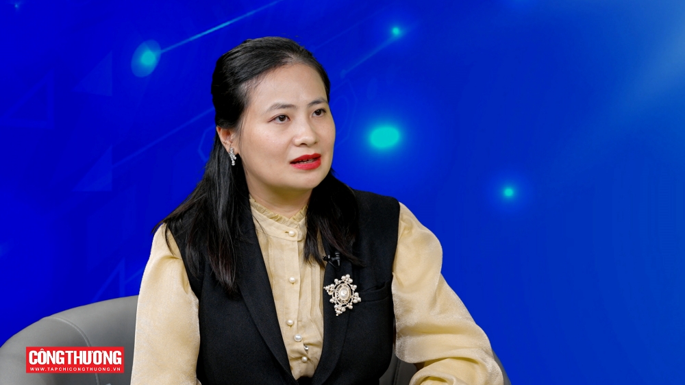 bà hồng vân