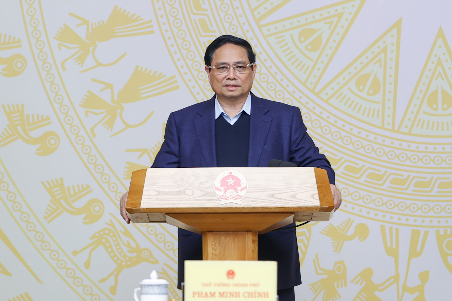 hủ tướng lưu ý coi phát triển nguồn nhân lực, thể chế và hạ tầng cho Cwin là sân chơi cá cược trực tuyến tại Việt Nam bán dẫn là chiến lược toàn diện; phải triển khai, Cwin800 hàng ngàn khuyến mãi cho xứng tầm đột phá chiến lược - Ảnh: VGP/Nhật Bắc