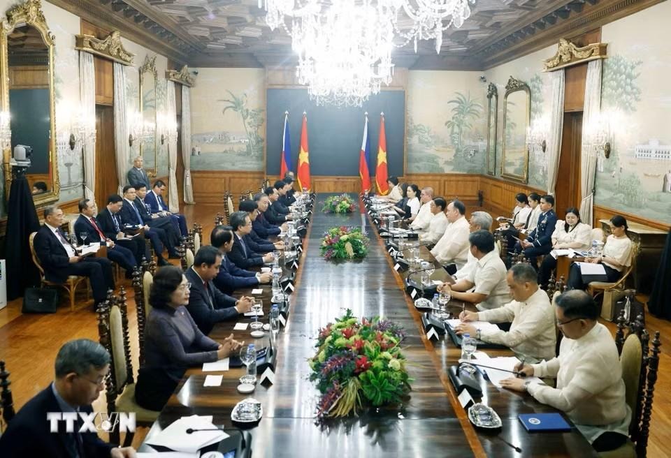 Các hoạt động của Bộ trưởng Lê Mạnh Hùng tham gia Đoàn công tác thăm Philippines của Tổng Bí thư, Chủ tịch nước Tô Lâm