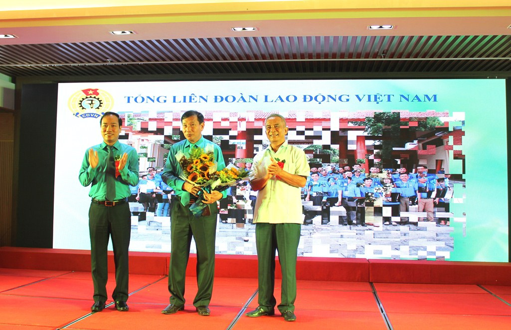  Ngành Hóa chất tuyên dương 90 gương sáng tiêu biểu
