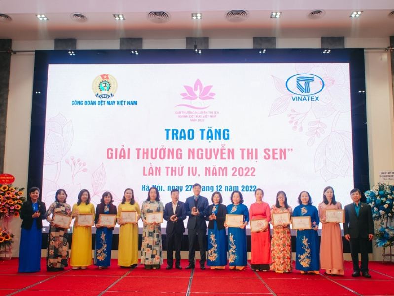 Công đoàn Dệt May trao giải thưởng Nguyễn Thị Sen