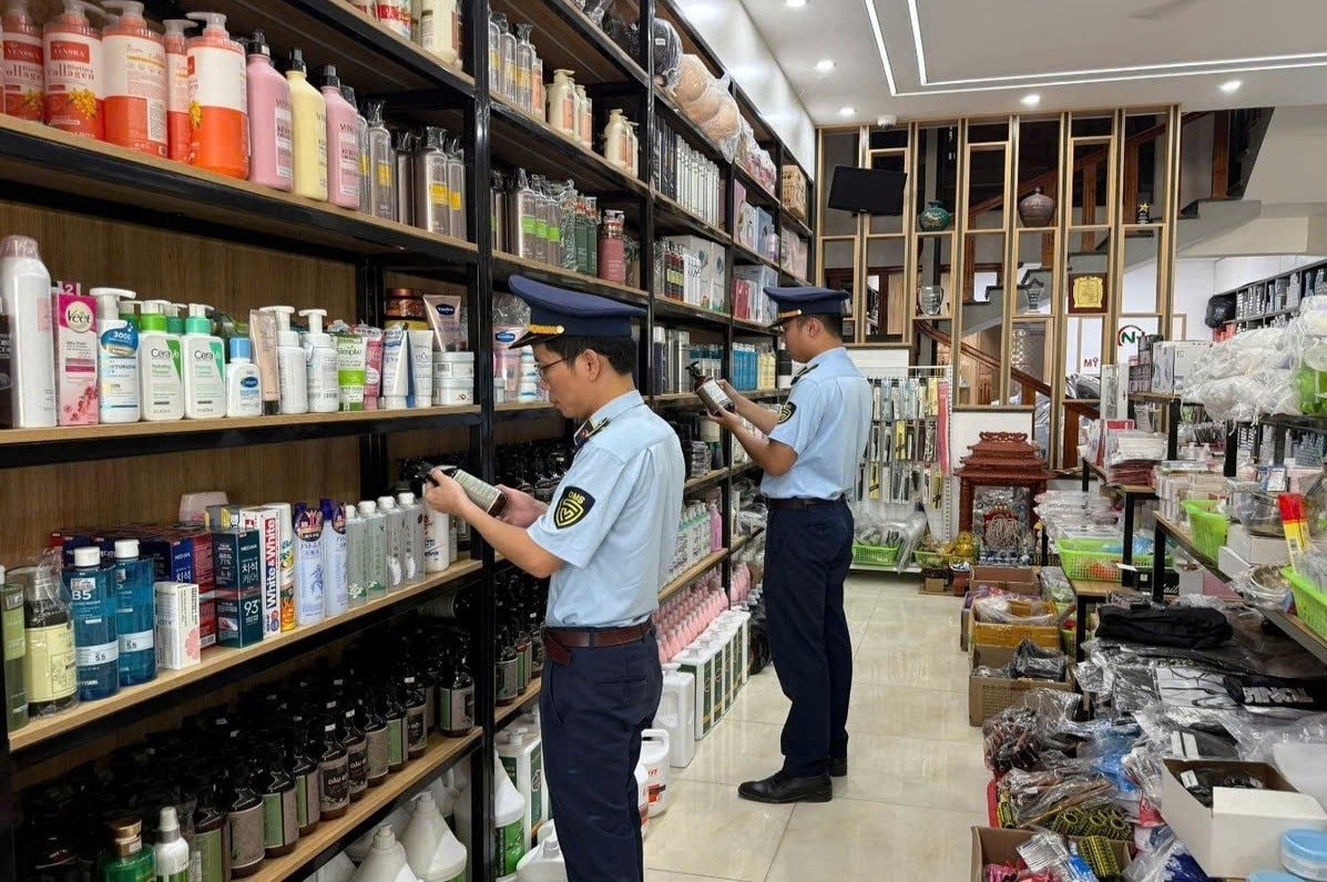 Tội phạm về hàng giả theo Cwin50 tỷ lệ cược cao hình sự của Pháp và Hoa Kỳ: Một số vấn đề có ý nghĩa tham khảo cho Cwin50 tỷ lệ cược cao hình sự Việt Nam