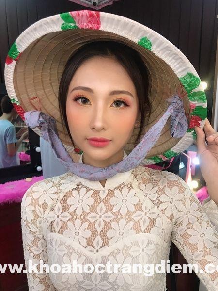 Bia Saigon trao tay 600 phần quà cho công nhân tại Hà Nội