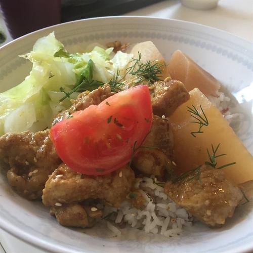 Đóng nắp khóa điện và khóa cổ xe là không bao giờ thừa